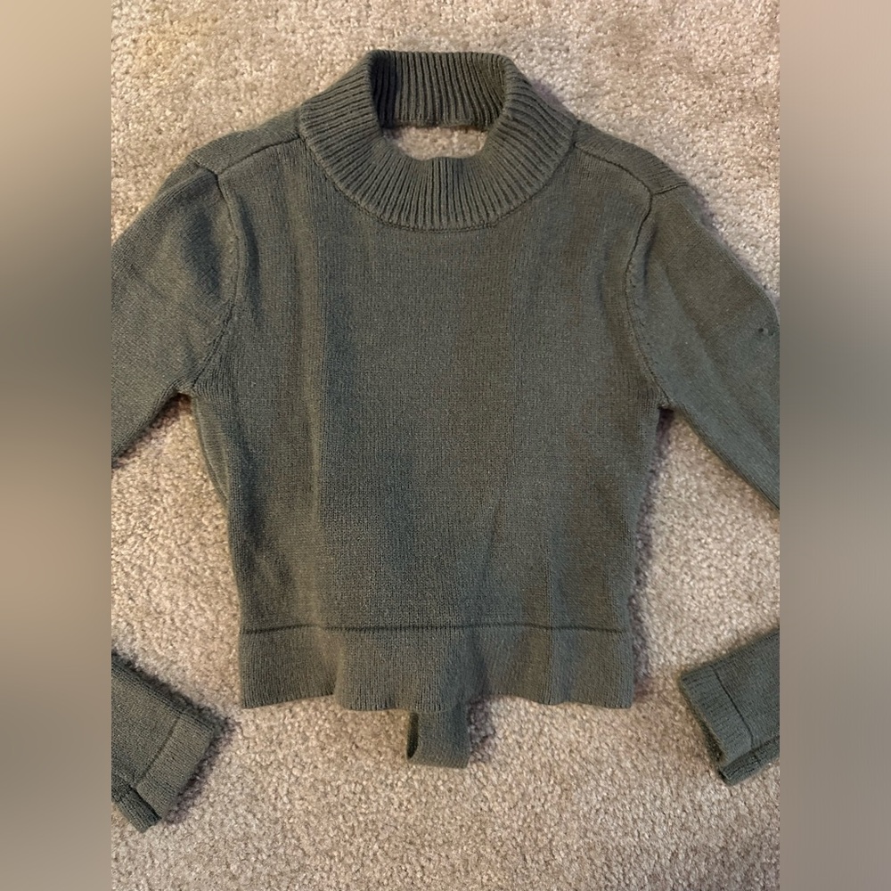 Open-back Sweater